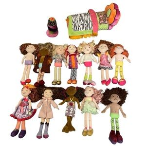 Manhattan Toy Groovy Girls 12 Dolls Bundle with Bed and Lamp